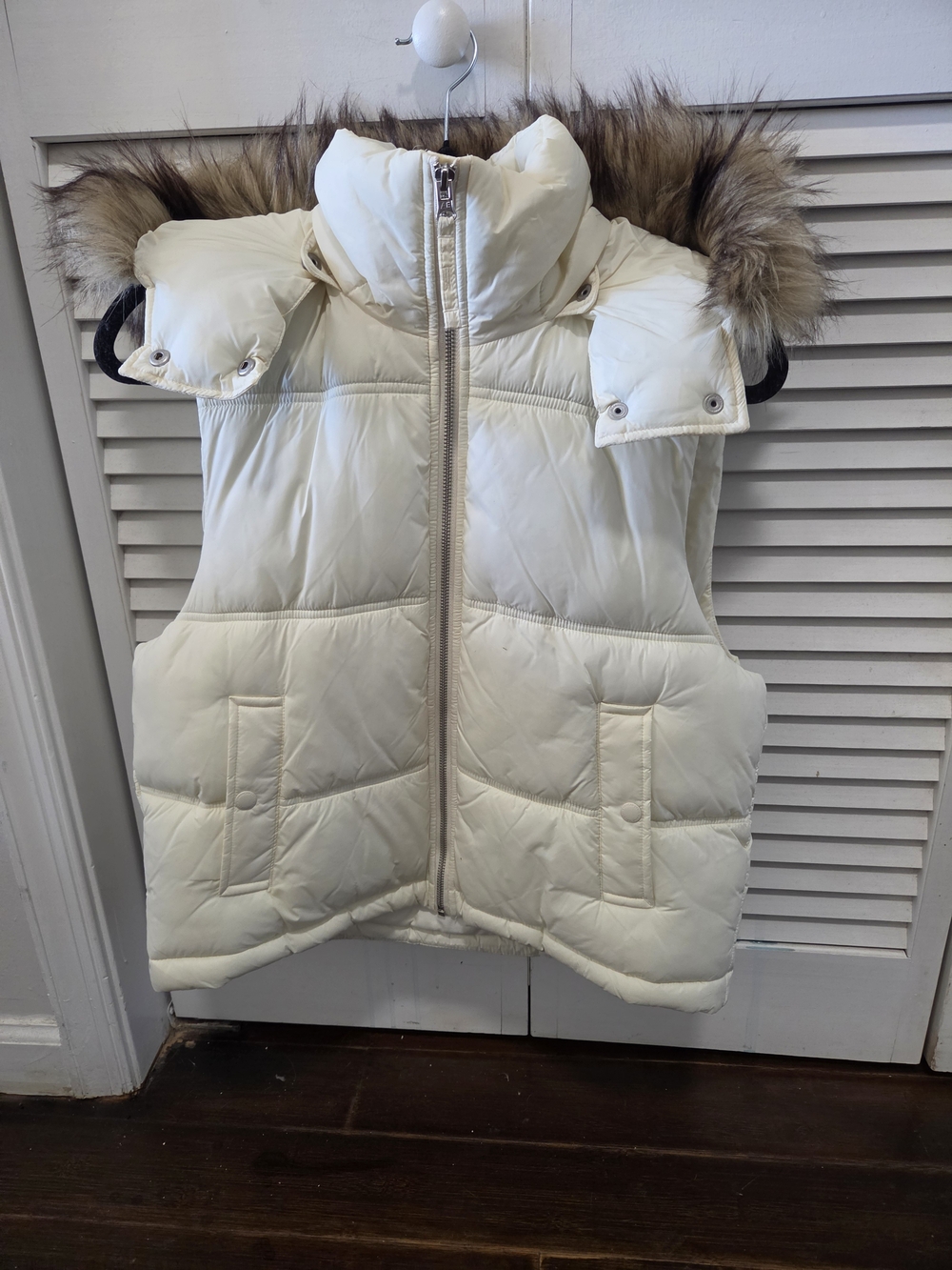 Holliester Ivory Quilted Puffer Vest with Faux Fur Hood Trim